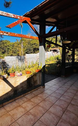 Casa à venda com 600m², 4 quartos e 6 vagas Casa à venda com 600m², 4 quartos e 6 vagasÁrea