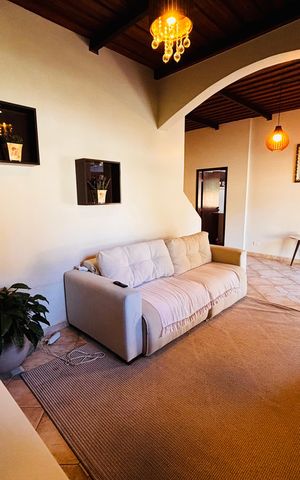 Casa à venda com 600m², 4 quartos e 6 vagas Casa à venda com 600m², 4 quartos e 6 vagasSala