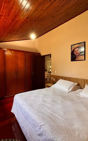 Casa à venda com 600m², 4 quartos e 6 vagas Casa à venda com 600m², 4 quartos e 6 vagasSuíte 2