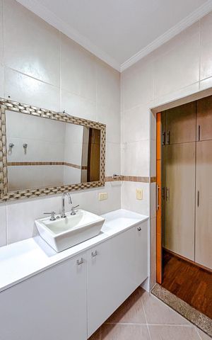 Casa para alugar com 150m², 3 quartos e 2 vagasBanheiro da Suíte