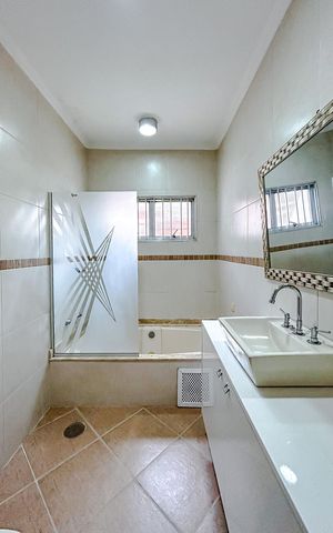 Casa para alugar com 150m², 3 quartos e 2 vagasBanheiro da Suíte