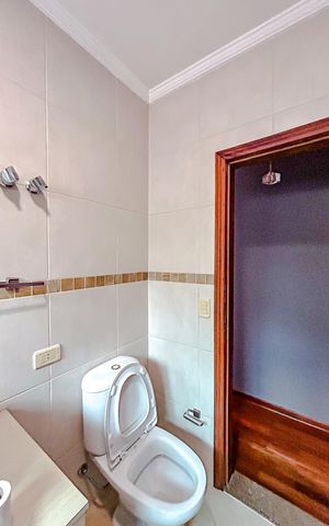 Casa para alugar com 150m², 3 quartos e 2 vagasBanheiro