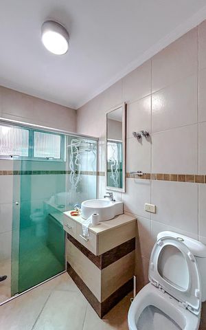 Casa para alugar com 150m², 3 quartos e 2 vagasBanheiro