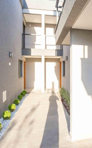 Casa de condomínio à venda com 60m², 2 quartos e 1 vagaÁrea comum