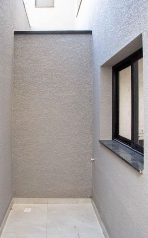 Casa de condomínio à venda com 60m², 2 quartos e 1 vagaÁrea de Serviço
