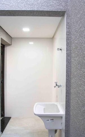Casa de condomínio à venda com 60m², 2 quartos e 1 vagaÁrea de Serviço