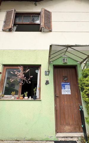 Casa de condomínio à venda com 100m², 2 quartos e 1 vaga Casa de condomínio à venda com 100m², 2 quartos e 1 vagaFachada