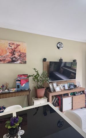 Casa de condomínio à venda com 100m², 2 quartos e 1 vaga Casa de condomínio à venda com 100m², 2 quartos e 1 vagaSala