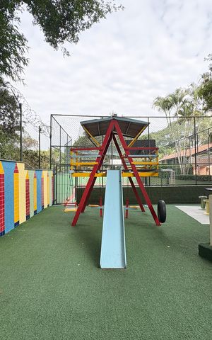 Casa de condomínio à venda com 100m², 2 quartos e 1 vaga Casa de condomínio à venda com 100m², 2 quartos e 1 vagaÁrea comum - Playground