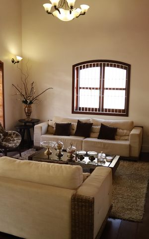 Casa à venda com 600m², 5 quartos e 7 vagasSala