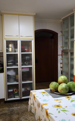 Casa à venda com 600m², 5 quartos e 7 vagasCozinha