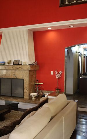 Casa à venda com 600m², 5 quartos e 7 vagasSala