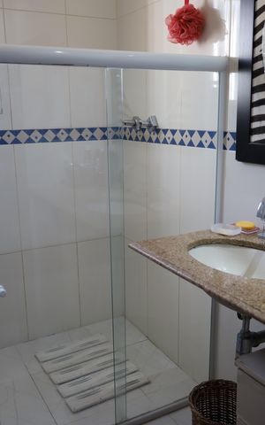 Casa à venda com 600m², 5 quartos e 7 vagasBanheiro social