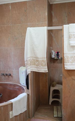 Casa à venda com 600m², 5 quartos e 7 vagasBanheiro da Suíte