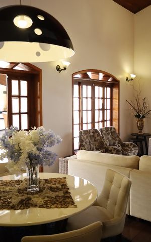 Casa à venda com 600m², 5 quartos e 7 vagasSala