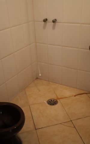 Casa à venda com 600m², 5 quartos e 7 vagasBanheiro de serviço