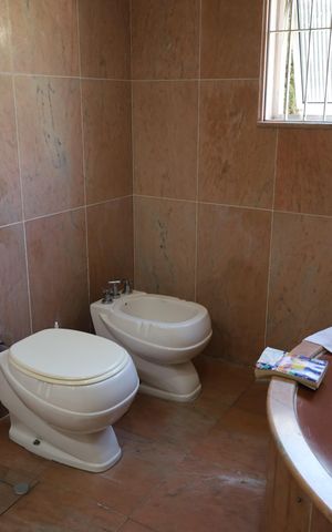 Casa à venda com 600m², 5 quartos e 7 vagasBanheiro da Suíte