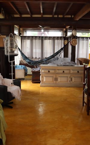 Casa à venda com 500m², 3 quartos e 2 vagasSala