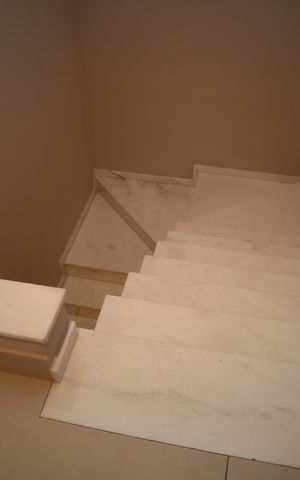 Casa de condomínio à venda com 271m², 4 quartos e 3 vagasescada
