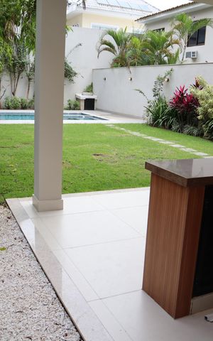 Casa de condomínio à venda com 271m², 4 quartos e 3 vagasquintal