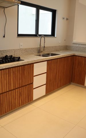 Casa de condomínio à venda com 271m², 4 quartos e 3 vagascozinha