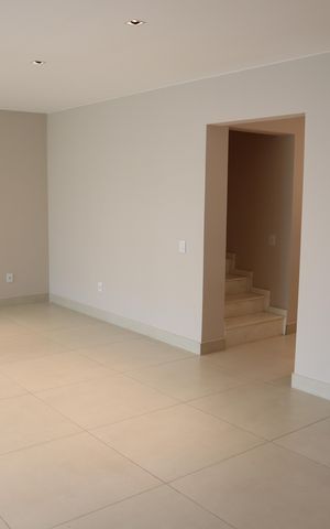 Casa de condomínio à venda com 271m², 4 quartos e 3 vagassala