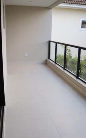 Casa de condomínio à venda com 271m², 4 quartos e 3 vagasvaranda  com acesso ao quarto 4 