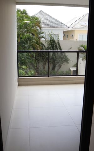Casa de condomínio à venda com 271m², 4 quartos e 3 vagasvaranda acesso quarto 3