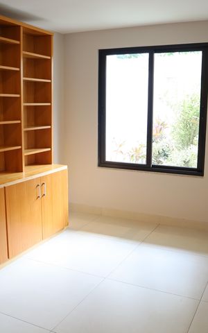 Casa de condomínio à venda com 271m², 4 quartos e 3 vagasquarto escritorio