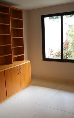 Casa de condomínio à venda com 271m², 4 quartos e 3 vagasquarto escritorio 