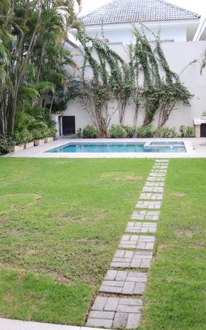 Casa de condomínio à venda com 271m², 4 quartos e 3 vagasquintal  com piscina