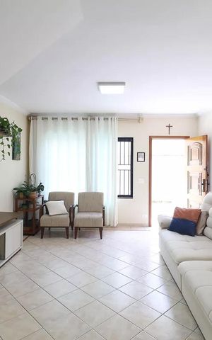 Casa de condomínio à venda com 116m², 3 quartos e 2 vagasSala