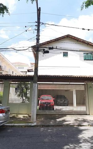 Casa de condomínio à venda com 116m², 3 quartos e 2 vagasFachada