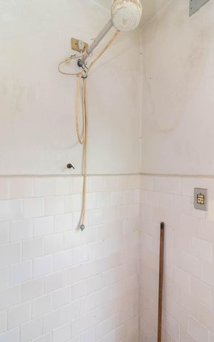 Casa à venda com 160m², 2 quartos e 3 vagasBanheiro de Serviço