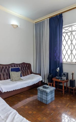 Casa à venda com 160m², 2 quartos e 3 vagasSala