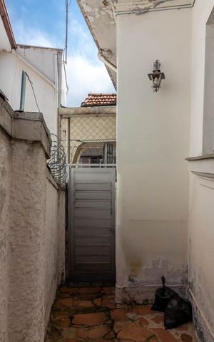 Casa à venda com 160m², 2 quartos e 3 vagasCorredor Lateral