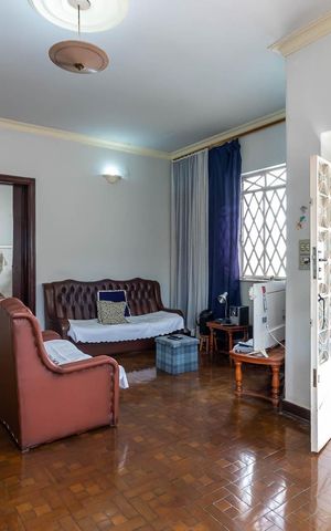 Casa à venda com 160m², 2 quartos e 3 vagasSala