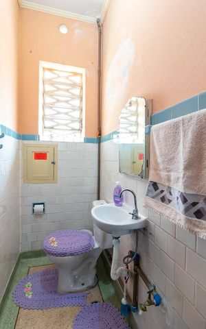 Casa à venda com 160m², 2 quartos e 3 vagasBanheiro 2