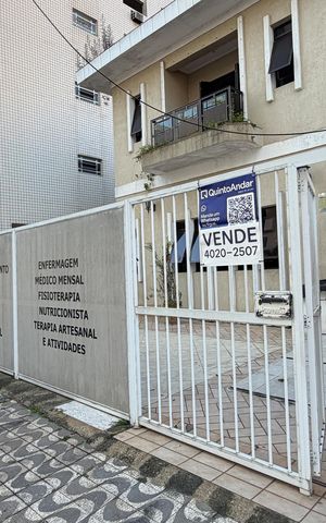 Casa para alugar com 270m², 5 quartos e 5 vagasFachada