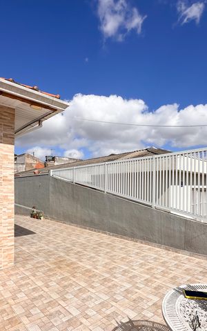 Casa à venda com 149m², 2 quartos e 2 vagas Casa à venda com 149m², 2 quartos e 2 vagasSacada