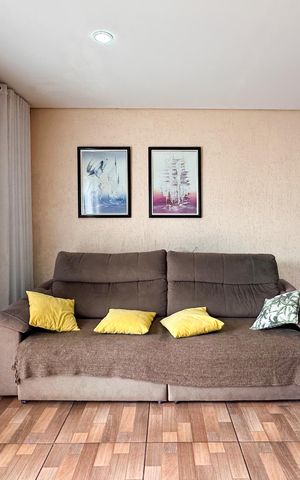 Casa à venda com 149m², 2 quartos e 2 vagas Casa à venda com 149m², 2 quartos e 2 vagasSala