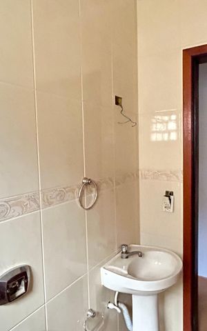 Casa à venda com 159m², 4 quartos e 4 vagas Casa à venda com 159m², 4 quartos e 4 vagasBanheiro 2