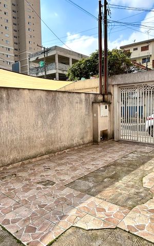 Casa à venda com 159m², 4 quartos e 4 vagas Casa à venda com 159m², 4 quartos e 4 vagasGaragem