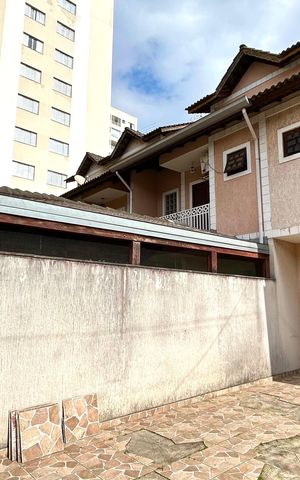 Casa à venda com 159m², 4 quartos e 4 vagas Casa à venda com 159m², 4 quartos e 4 vagasGaragem