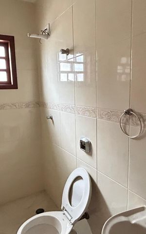Casa à venda com 159m², 4 quartos e 4 vagas Casa à venda com 159m², 4 quartos e 4 vagasBanheiro 2