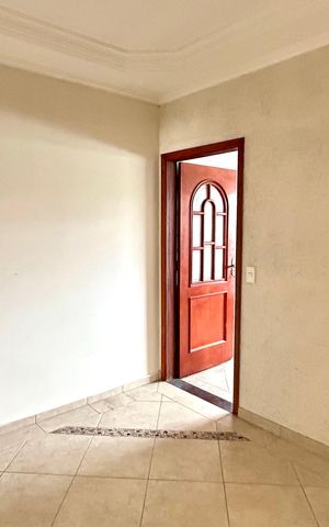 Casa à venda com 159m², 4 quartos e 4 vagas Casa à venda com 159m², 4 quartos e 4 vagasCopa