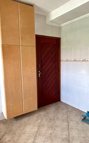 Casa à venda com 159m², 4 quartos e 4 vagas Casa à venda com 159m², 4 quartos e 4 vagasCozinha