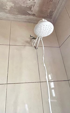 Casa à venda com 159m², 4 quartos e 4 vagas Casa à venda com 159m², 4 quartos e 4 vagasBanheiro da Suíte