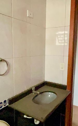Casa à venda com 159m², 4 quartos e 4 vagas Casa à venda com 159m², 4 quartos e 4 vagasBanheiro 1