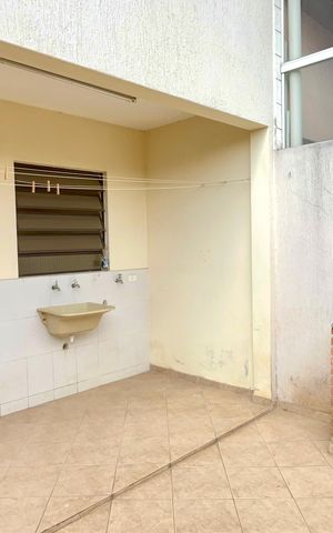 Casa à venda com 159m², 4 quartos e 4 vagas Casa à venda com 159m², 4 quartos e 4 vagasÁrea de Serviço